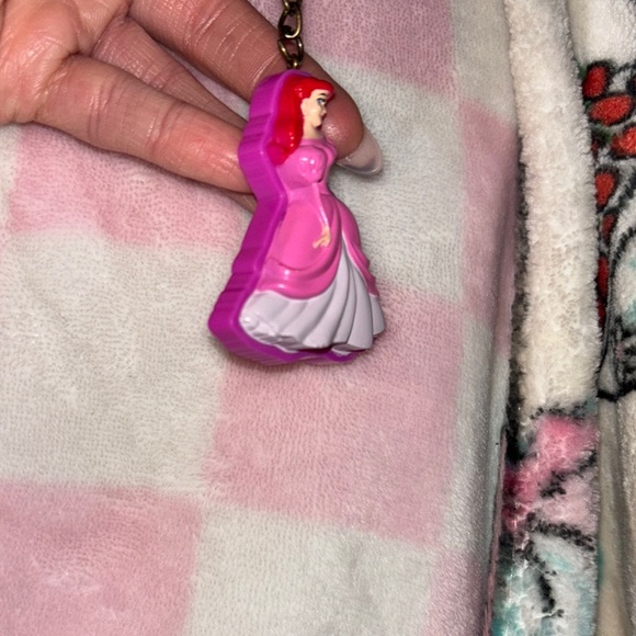 Pink Ariel from the Little Mermaid Princess Keychain - Picture 2 of 4